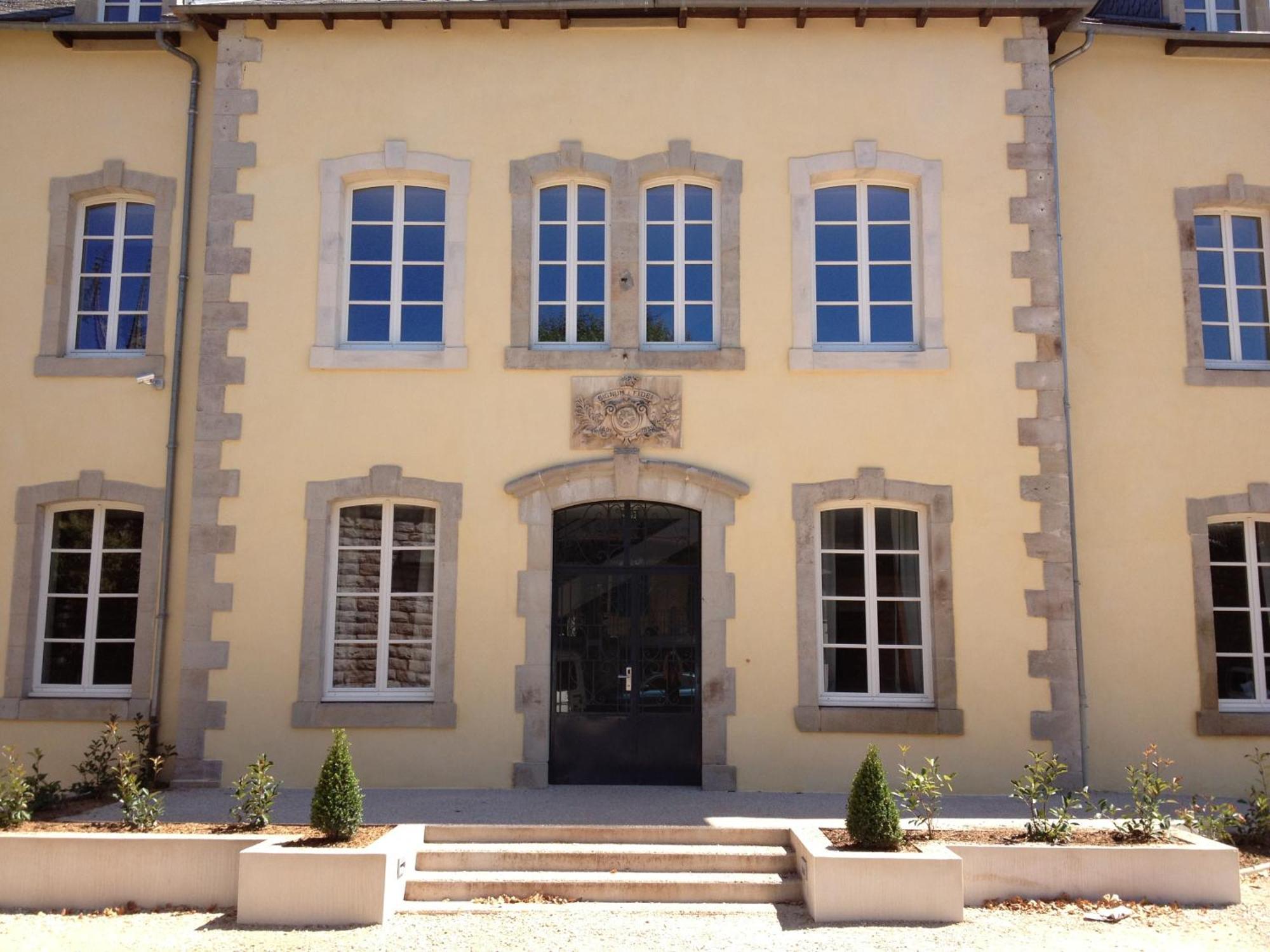 Le 1837 Aparthotel Saint-Affrique Exterior photo